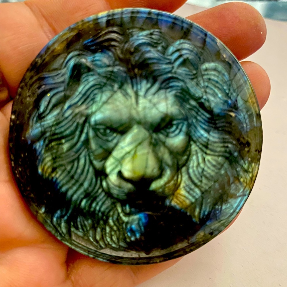 Stunning Hand Carved Labradorite Lions Head!